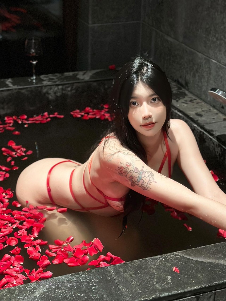 抖音 鱼神 秘语空间 NO.010期 【30P】 在线观看